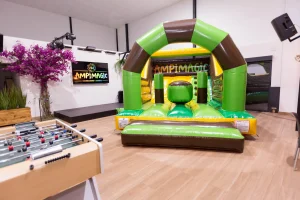 Sala para cumpleaños infantiles en Granada - Ampimagic, con animación, juegos y merienda para los más peques