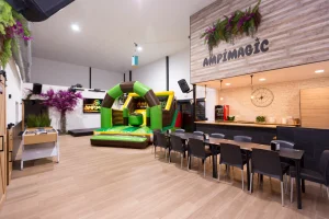 Sala para cumpleaños infantiles en Granada - Ampimagic, espacio seguro y divertido con animación y juegos